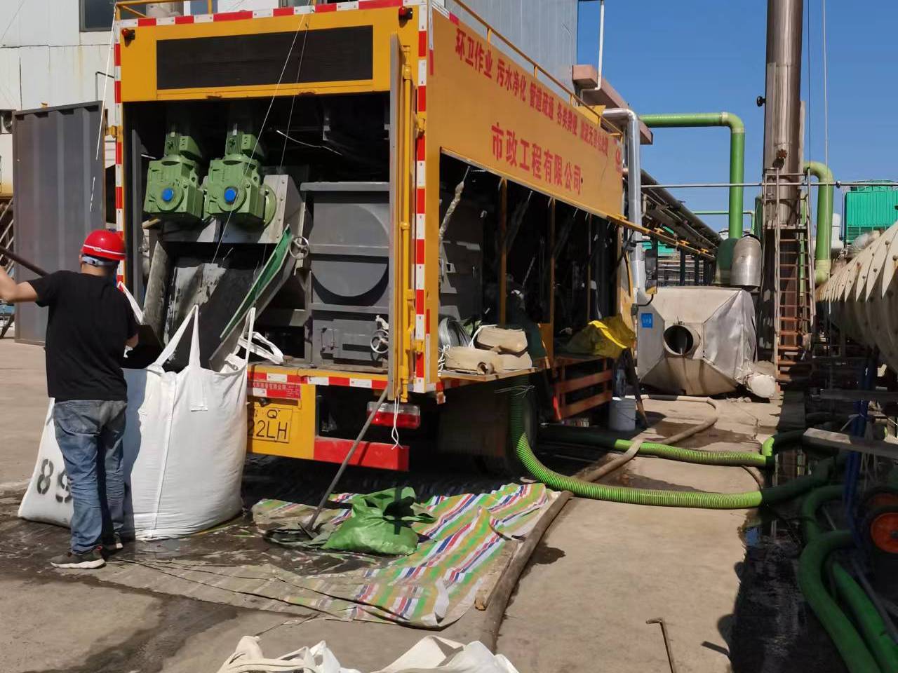 丹凤淤泥压干处理